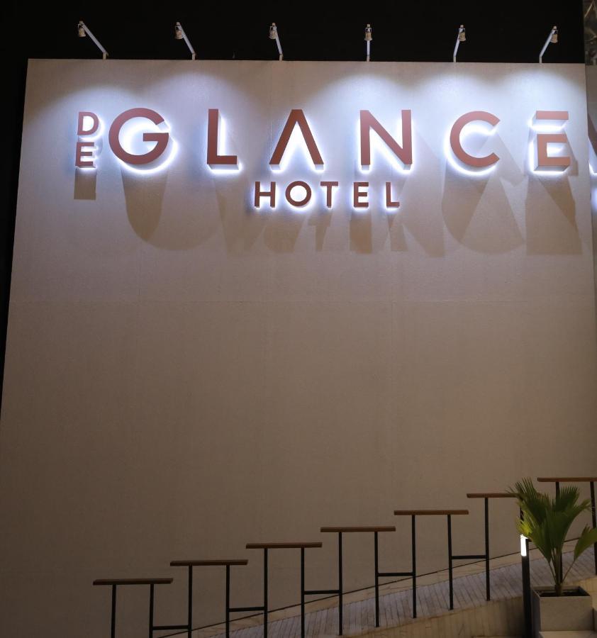 De Glance Hotel Сурат Екстериор снимка