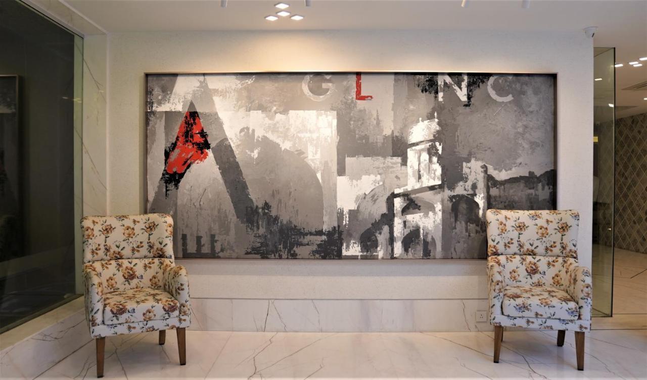 De Glance Hotel Сурат Екстериор снимка